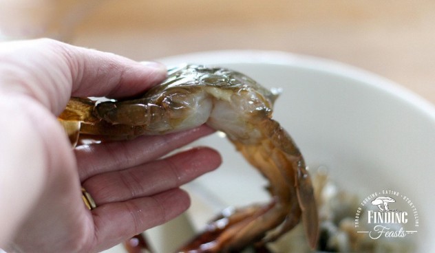 Finding Feasts -How to clean Soft Shell Crab