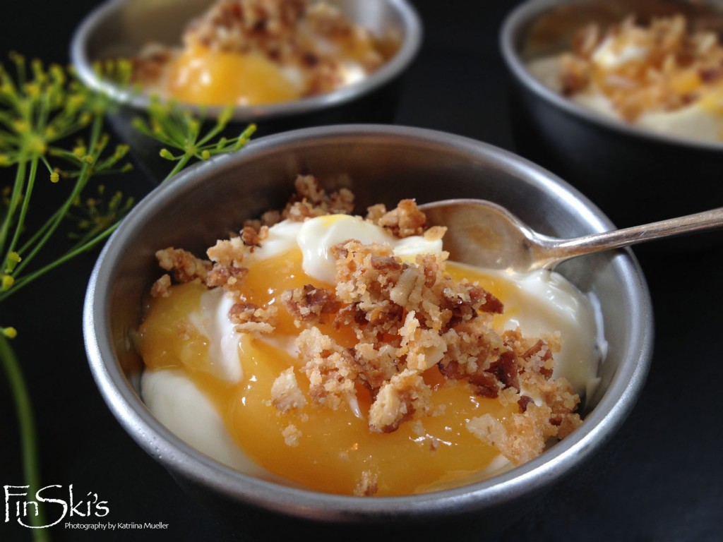 Sweetened Yoghurt Dessert with Lemon Curd and Oat Crumble