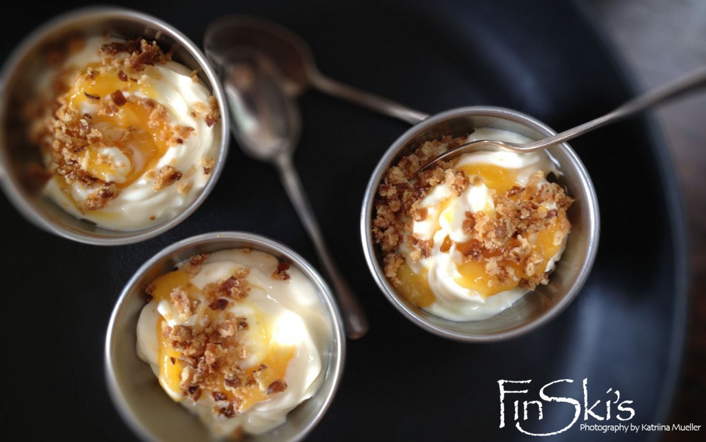 FinSkis Sweetened Yoghurt with Lemon Curd and Oat Crumble