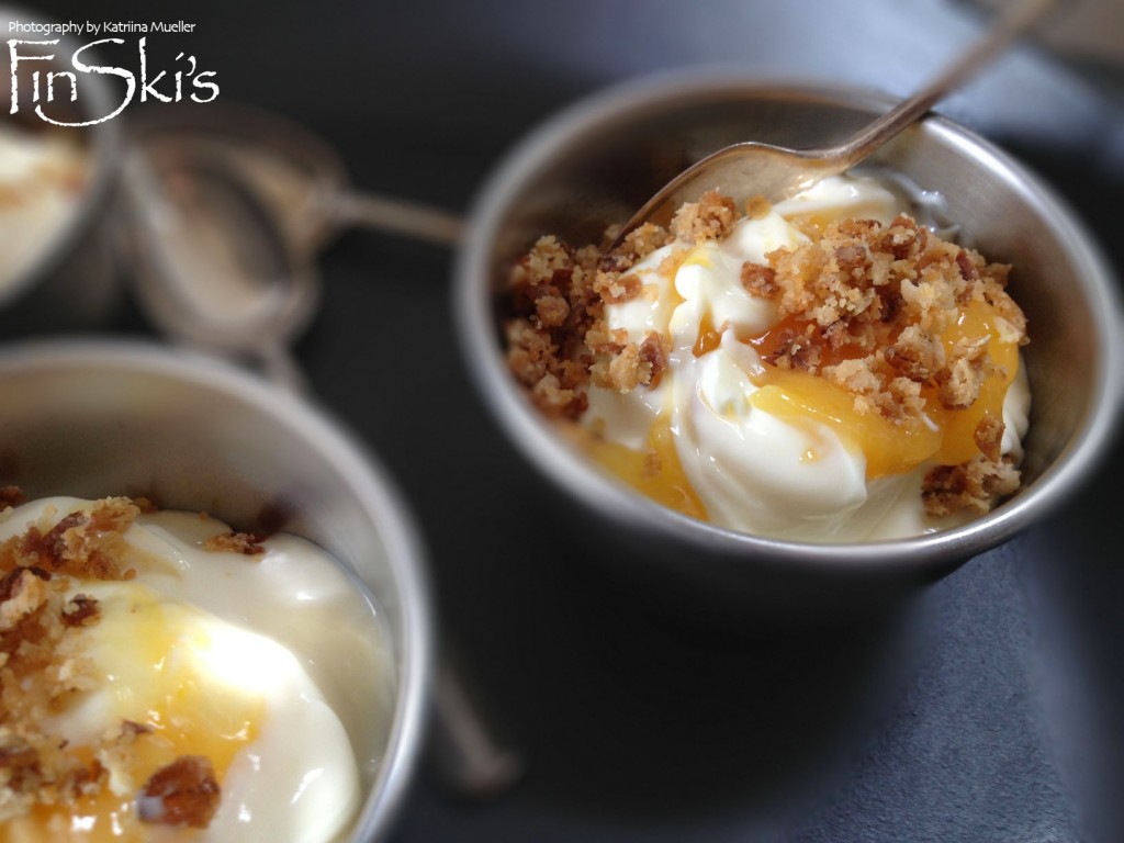 FinSkis Sweetened Yoghurt with Lemon Curd and Oat Crumble