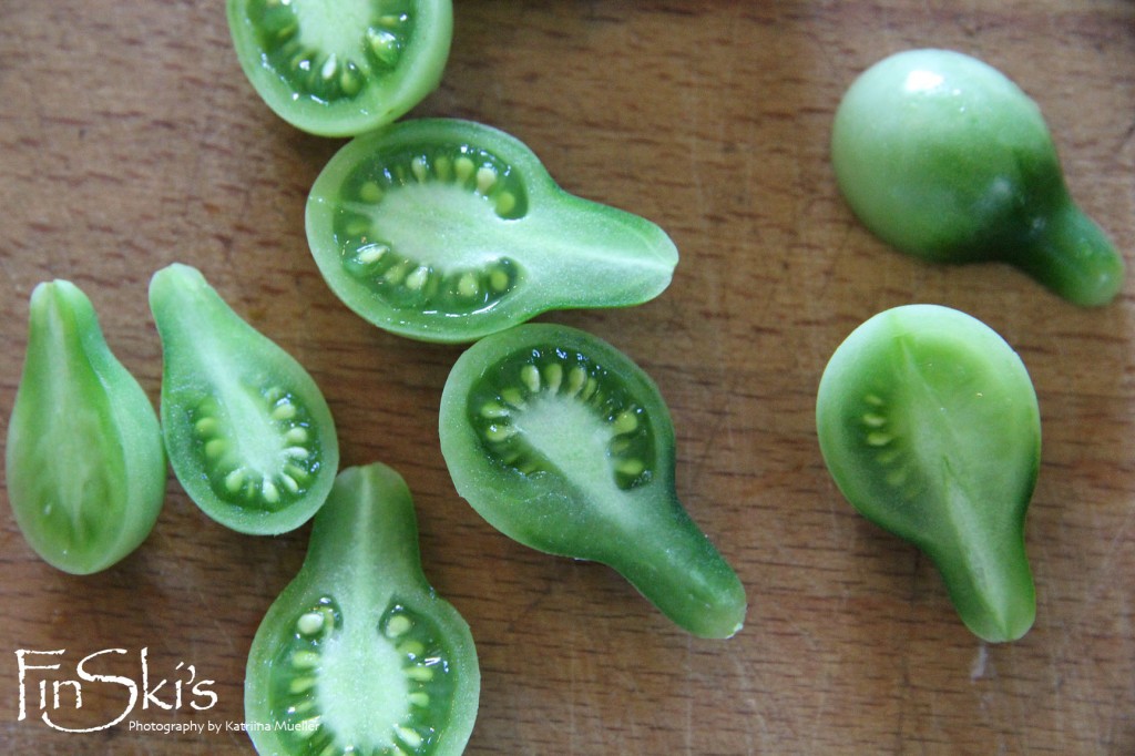 Curried Green Tomato and Cranberry Relish