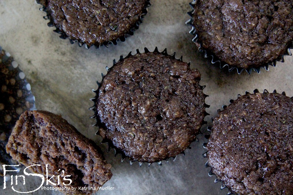 Olive oil and zucchini chocolate mini cakes