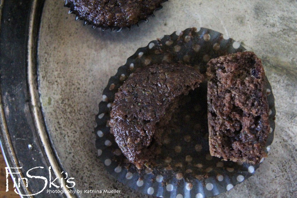 Olive oil and zucchini chocolate mini cakes