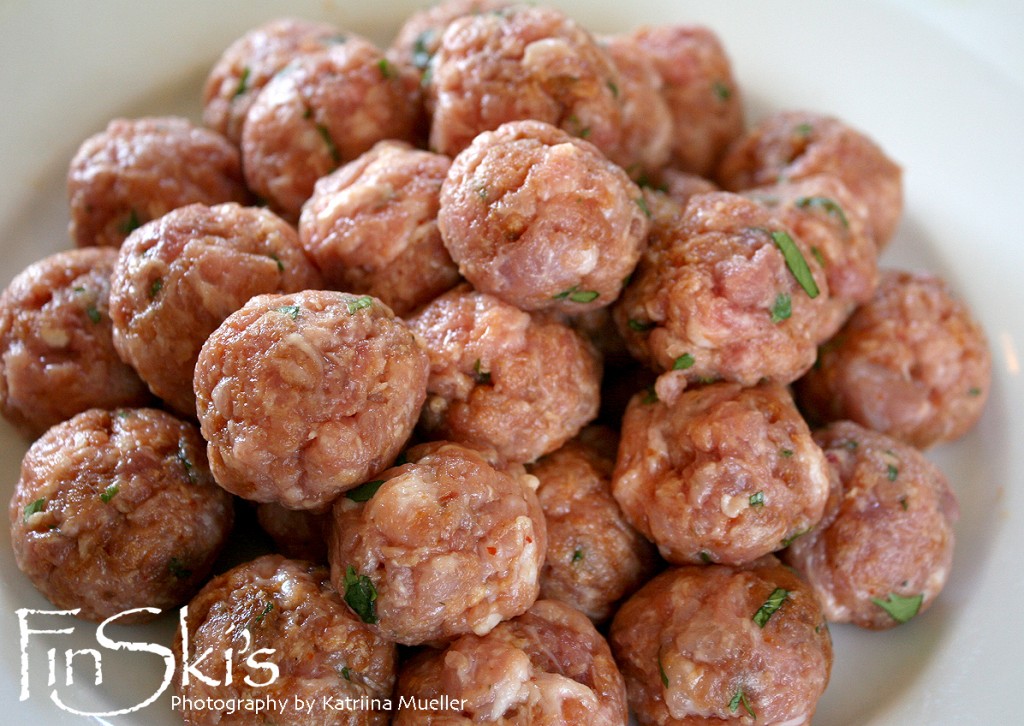 Thai Pork Meatballs w/ Sweet Chilli, Dill & Coriander Sauce