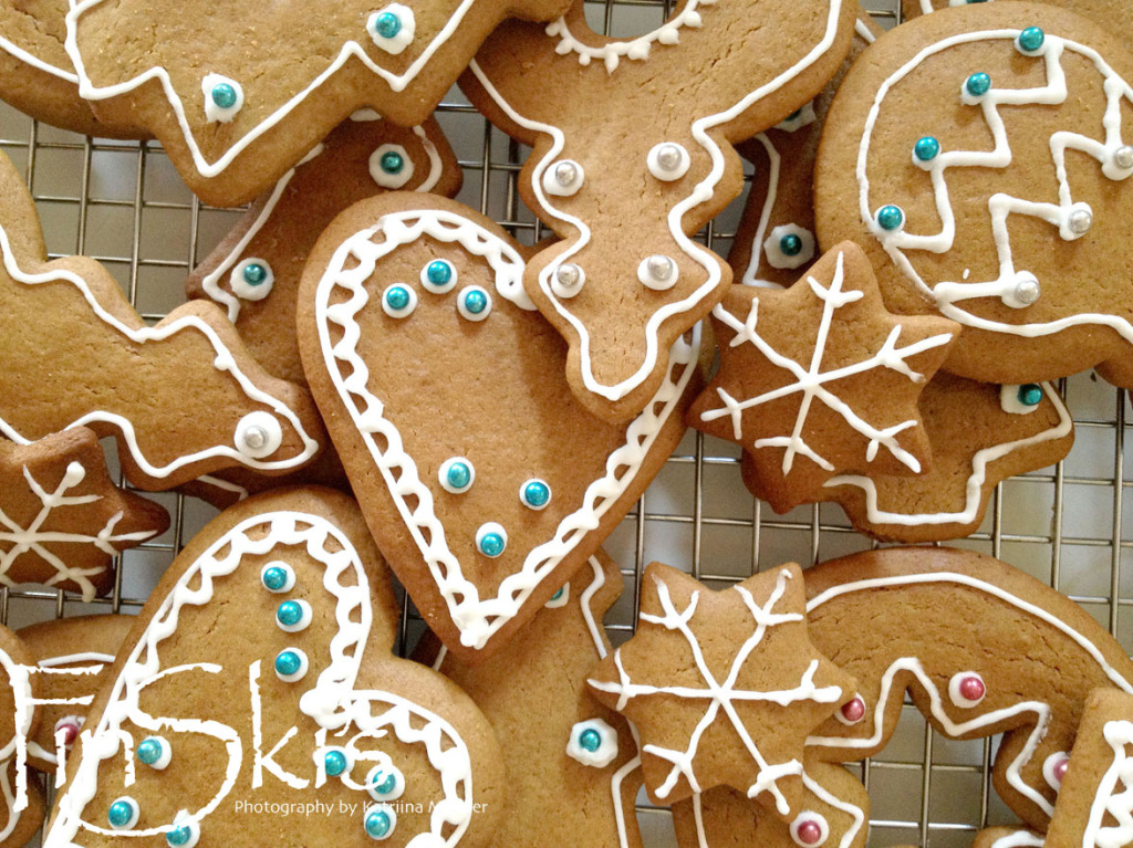 Traditional Finnish Gingerbread Biscuits – Piparkakut