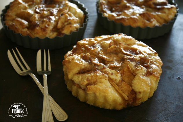 Omenakakku - Mini Finnish Apple Cakes