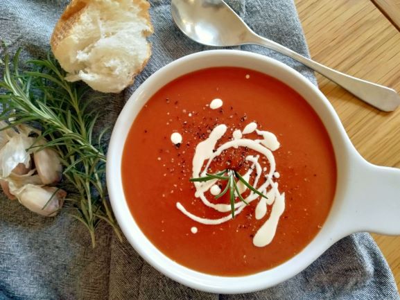 Polish Tomato Soup - Zupa Pomidorowa